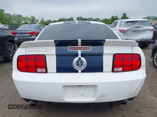 2007 Ford Mustang Shelby GT500 z VIN 1ZVHT88SX75317986, wystawiony jako IAAI lot #42310721 z przebiegiem 44 643 mil mil oraz . Historia ofert i sprzedaży dostępna na DreamBid. Obrazek 16.