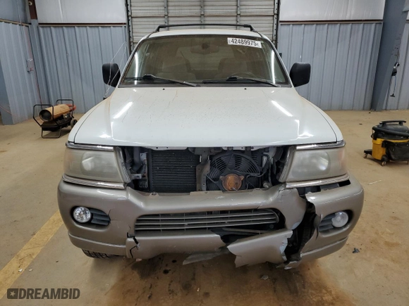 2000 Mitsubishi Montero Sport LS with VIN JA4LS31H3YP810989, listed as a Copart auction lot 42489975 with 179464 miles and Salvage Title. Bid and sale history available at carsss.com. Image 5.