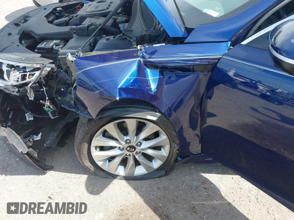 2018 Kia Optima EX with VIN 5XXGU4L32JG261985, listed as a IAAI auction lot 42083868 with 33,264 mi miles and . Bid and sale history available at carsss.com. Image 6.