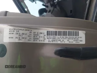 2005 Jeep Grand Cherokee Laredo z VIN 1J4GR48K75C719070, wystawiony jako IAAI lot #42673745 z przebiegiem 181 152 mil mil oraz . Historia ofert i sprzedaży dostępna na DreamBid. Obrazek 9.