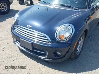 2013 MINI Cooper Hardtop with VIN WMWSU3C56DT679117, listed as a IAAI auction lot 42105896 with 75,523 mi miles. Bid and sale history available at carsss.com. Image 6.