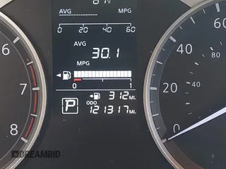 2020 Nissan Versa S z VIN 3N1CN8DV2LL807746, wystawiony jako IAAI lot #42128647 z przebiegiem 121 317 mil mil oraz . Historia ofert i sprzedaży dostępna na DreamBid. Obrazek 16.