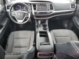 2018 Toyota Highlander LE with VIN 5TDZZRFH2JS284129, listed as a Copart auction lot 58466295 with 130,269 mi miles and Salvage title. Bid and sale history available at DreamBid. Image 8.