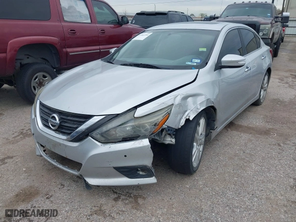 2016 Nissan Altima 3.5 SL with VIN 1N4BL3AP3GC161003, listed as a IAAI auction lot 41903394 with 211,138 mi miles. Bid and sale history available at carsss.com. Image 17.