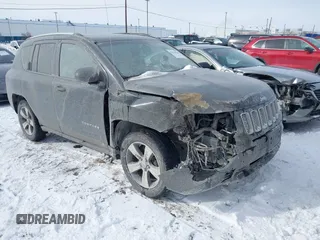 2017 Jeep Compass Latitude с VIN 1C4NJDEB9HD112059, выставлен на аукционе IAAI как лот 41424780 с пробегом 178 045 миль миль и . История ставок и продаж доступна на DreamBid. Изображение 6.