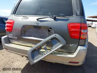 2004 Toyota Sequoia SR5 with VIN 5TDZT34A84S215261, listed as a IAAI auction lot 41996939 with 282,992 mi miles. Bid and sale history available at carsss.com. Image 6.
