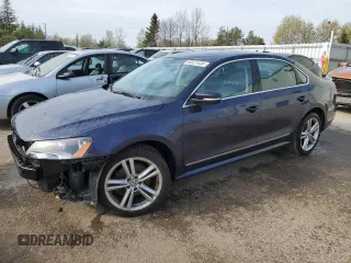 2015 Volkswagen Passat SEL Premium z VIN 1VWCV7A31FC027860, wystawiony jako Copart lot #56521435 z przebiegiem 171 702 mil mil oraz Czysty tytuł • Clean title. Historia ofert i sprzedaży dostępna na DreamBid. Obrazek 1.