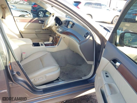 2008 Infiniti M35 with VIN JNKAY01E88M604695, listed as a IAAI auction lot 41278406 with 164,373 mi miles. Bid and sale history available at carsss.com. Image 5.