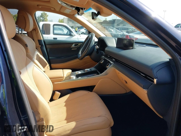 2024 Genesis GV80 with VIN KMUHCESC8RU185576, listed as a IAAI auction lot 42541291 with 17,908 mi miles and . Bid and sale history available at DreamBid. Image 5.