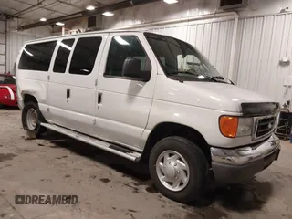 2007 Ford Econoline Passenger XL with VIN 1FMNE11L87DA58507, listed as a IAAI auction lot 41128969 with 143,383 mi miles. Bid and sale history available at carsss.com. Image 1.