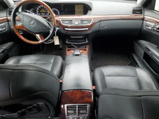 2010 Mercedes-Benz S 550 with VIN WDDNG7BB6AA332065, listed as a Copart auction lot 55071685 with 209,325 mi miles and Salvage Title. Bid and sale history available at DreamBid. Image 8.