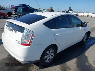 2008 Toyota Prius with VIN JTDKB20U483381640, listed as a IAAI auction lot 41976518 with 177,557 mi miles. Bid and sale history available at carsss.com. Image 4.