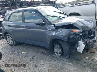 2020 Hyundai Venue SE z VIN KMHRB8A37LU020036, wystawiony jako IAAI lot #41937223 z przebiegiem 50 000 mil mil oraz . Historia ofert i sprzedaży dostępna na DreamBid. Obrazek 1.