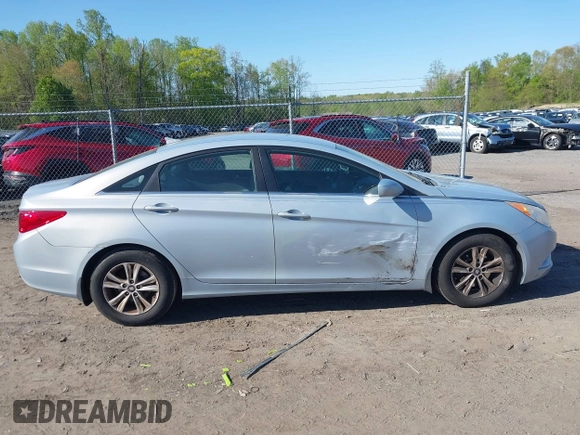 2013 Hyundai Sonata GLS with VIN 5NPEB4ACXDH509425, listed as a IAAI auction lot 42052986 with 143,712 mi miles and . Bid and sale history available at carsss.com. Image 13.