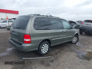 2005 Kia Sedona LX with VIN KNDUP132656734193, listed as a IAAI auction lot 41892342 with 91,768 mi miles. Bid and sale history available at carsss.com. Image 4.