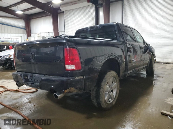 2018 Ram 1500 Express z VIN 1C6RR7KT3JS116514, wystawiony jako Copart lot #43818905 z przebiegiem 165 552 mil mil oraz Szkoda całkowita • Salvage title. Historia ofert i sprzedaży dostępna na DreamBid. Obrazek 3.