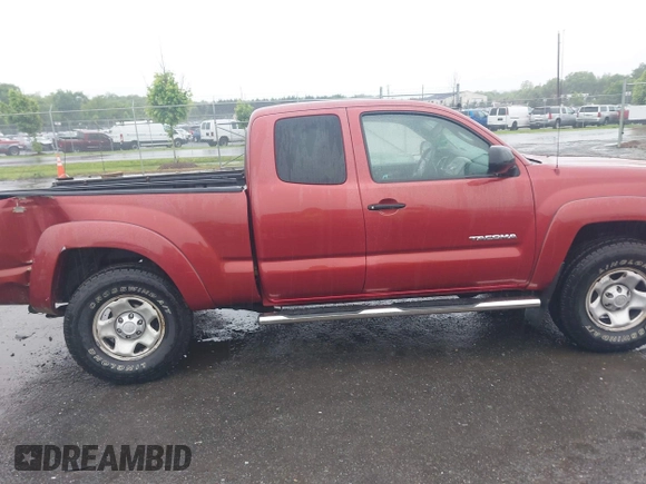 2005 Toyota Tacoma z VIN 5TEUU42N75Z051864, wystawiony jako IAAI lot #42357533 z przebiegiem 249 359 mil mil oraz . Historia ofert i sprzedaży dostępna na DreamBid. Obrazek 13.