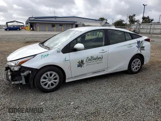 2021 Toyota Prius L Eco z VIN JTDKAMFU3M3139888, wystawiony jako Copart lot #51109215 z przebiegiem 108 488 mil mil oraz Szkoda całkowita • Salvage title. Historia ofert i sprzedaży dostępna na DreamBid. Obrazek 1.