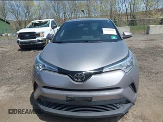 2018 Toyota C-HR XLE z VIN NMTKHMBX5JR046679, wystawiony jako IAAI lot #42068046 z przebiegiem 166 297 mil mil oraz . Historia ofert i sprzedaży dostępna na DreamBid. Obrazek 12.