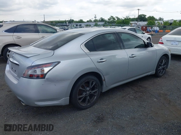 2012 Nissan Maxima SV z VIN 1N4AA5AP9CC841981, wystawiony jako IAAI lot #42673024 z przebiegiem 126 375 mil mil oraz . Historia ofert i sprzedaży dostępna na DreamBid. Obrazek 4.