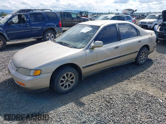 1995 Honda Accord LX with VIN 1HGCD563XSA013868, listed as a IAAI auction lot 42053028 with 184,181 mi miles and . Bid and sale history available at carsss.com. Image 2.