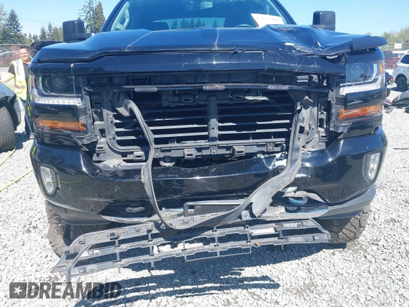 2018 Chevrolet Silverado 1500 LT with VIN 3GCUKREC7JG544365, listed as a IAAI auction lot 42055441 with 57,832 mi miles. Bid and sale history available at carsss.com. Image 6.
