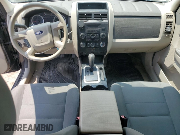2011 Ford Escape XLS z VIN 1FMCU0C78BKB77957, wystawiony jako Copart lot #63610285 z przebiegiem 180 578 mil mil oraz Czysty tytuł • Clean title. Historia ofert i sprzedaży dostępna na DreamBid. Obrazek 8.