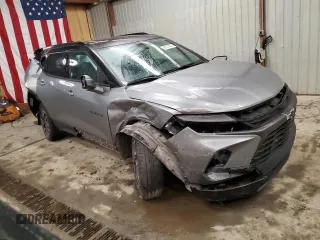 2024 Chevrolet Blazer RS z VIN 3GNKBKRS7RS160053, wystawiony jako Copart lot #43131605 z przebiegiem 18 443 mil mil oraz Szkoda całkowita • Salvage title. Historia ofert i sprzedaży dostępna na DreamBid. Obrazek 4.
