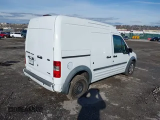 2012 Ford Transit Connect XLT z VIN NM0LS7BN7CT118474, wystawiony jako IAAI lot #41148475 z przebiegiem 139 352 mil mil oraz . Historia ofert i sprzedaży dostępna na DreamBid. Obrazek 4.