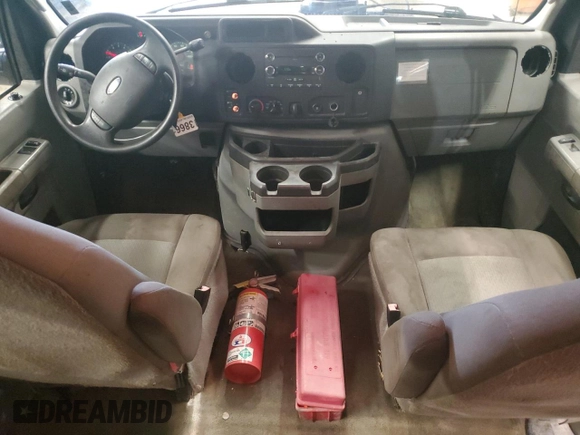 2013 Ford Econoline Passenger XL с VIN 1FBSS3BL4DDA34599, выставлен на аукционе Copart как лот 52724775 с пробегом 115 798 миль миль и Чистый • Clean title. История ставок и продаж доступна на DreamBid. Изображение 8.