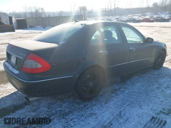 2007 Mercedes-Benz E-Class 3.5L with VIN WDBUF87X37X223280, listed as a IAAI auction lot 41379149 with 203,957 mi miles. Bid and sale history available at carsss.com. Image 4.