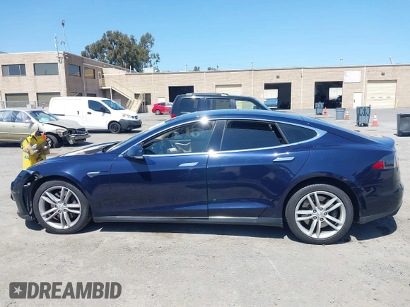 2014 Tesla Model S 60 with VIN 5YJSA1H12EFP46760, listed as a IAAI auction lot 42344596 with 106,252 mi miles and . Bid and sale history available at DreamBid. Image 14.