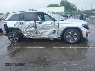 2024 Jeep Grand Cherokee с VIN 1C4RJYB69RC117334, выставлен на аукционе IAAI как лот 42443860 с пробегом 31 535 миль миль и . История ставок и продаж доступна на DreamBid. Изображение 13.