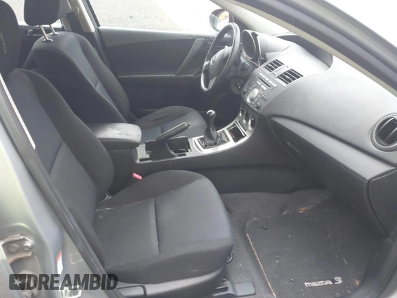 2011 Mazda Mazda3 i Sport with VIN JM1BL1UG0B1401901, listed as a IAAI auction lot 42058681 with 147,060 mi miles. Bid and sale history available at carsss.com. Image 5.