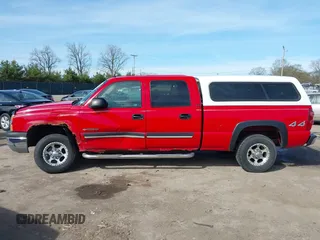 2003 Chevrolet Silverado 1500HD LS z VIN 1GCGK13U03F179543, wystawiony jako IAAI lot #42118862 z przebiegiem 118 128 mil mil oraz . Historia ofert i sprzedaży dostępna na DreamBid. Obrazek 14.