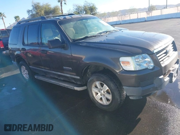 2006 Ford Explorer XLS with VIN 1FMEU62E76UA08339, listed as a IAAI auction lot 41885847 with 126,808 mi miles. Bid and sale history available at carsss.com. Image 1.