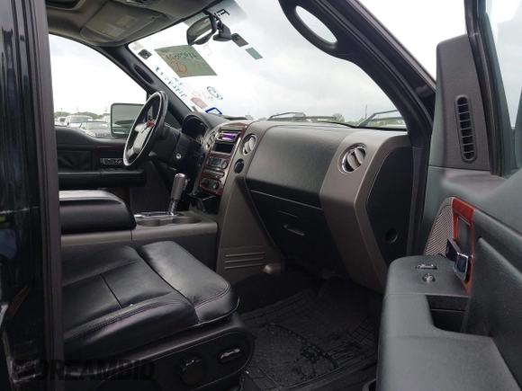 2005 Ford F-150 XLT with VIN 1FTPW14555KB44390, listed as a IAAI auction lot 41929523 with 286,416 mi miles. Bid and sale history available at carsss.com. Image 5.