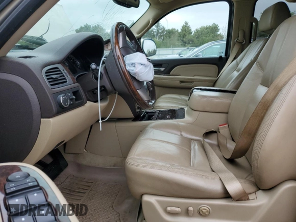 2008 GMC Yukon Denali z VIN 1GKFK63878J132157, wystawiony jako Copart lot #55180015 z przebiegiem 141 270 mil mil oraz Szkoda całkowita • Salvage title. Historia ofert i sprzedaży dostępna na DreamBid. Obrazek 7.