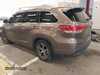 2018 Toyota Highlander LE with VIN 5TDBZRFH7JS492041, listed as a IAAI auction lot 41642278 with 90,019 mi miles and . Bid and sale history available at DreamBid. Image 3.