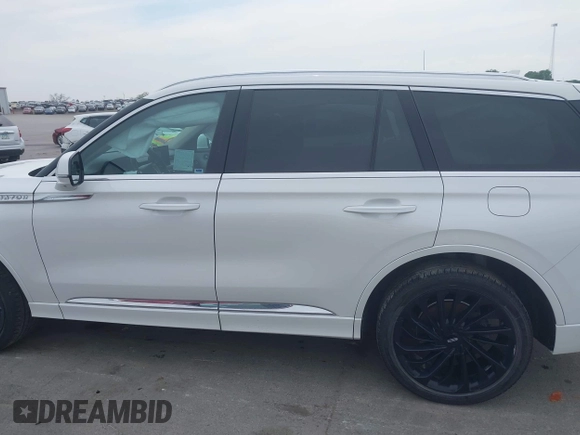 2022 Lincoln Aviator Reserve with VIN 5LM5J7XC5NGL07327, listed as a IAAI auction lot 42431662 with 33,536 mi miles and . Bid and sale history available at DreamBid. Image 14.