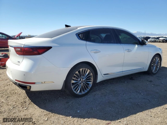 2017 Kia Cadenza Premium with VIN KNALC4J11H5070072, listed as a Copart auction lot 46527985 with 25,598 mi miles and Salvage Title. Bid and sale history available at carsss.com. Image 3.