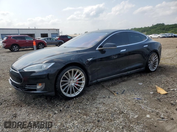 2014 Tesla Model S 60 with VIN 5YJSA1H11EFP36611, listed as a Copart auction lot 59544085 with 97,214 mi miles and Salvage title. Bid and sale history available at DreamBid. Image 1.