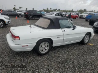 1991 Alfa Romeo Spider z VIN ZARBB32G8M6005213, wystawiony jako Copart lot #74077224 z przebiegiem Nie podano mil oraz Nie do naprawy. Historia ofert i sprzedaży dostępna na DreamBid. Obrazek 3.