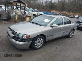 2001 Volvo S60 with VIN YV1RS61R012013431, listed as a IAAI auction lot 41193065 with 179,844 mi miles. Bid and sale history available at carsss.com. Image 17.
