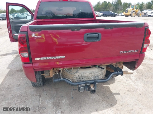2004 Chevrolet Silverado 1500 Z71 with VIN 2GCEK19T641376618, listed as a IAAI auction lot 41937526 with 57,083 mi miles. Bid and sale history available at carsss.com. Image 6.