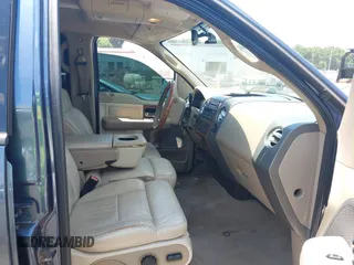 2004 Ford F-150 XLT z VIN 1FTPW14514KC84712, wystawiony jako IAAI lot #42636693 z przebiegiem 244 188 mil mil oraz . Historia ofert i sprzedaży dostępna na DreamBid. Obrazek 5.