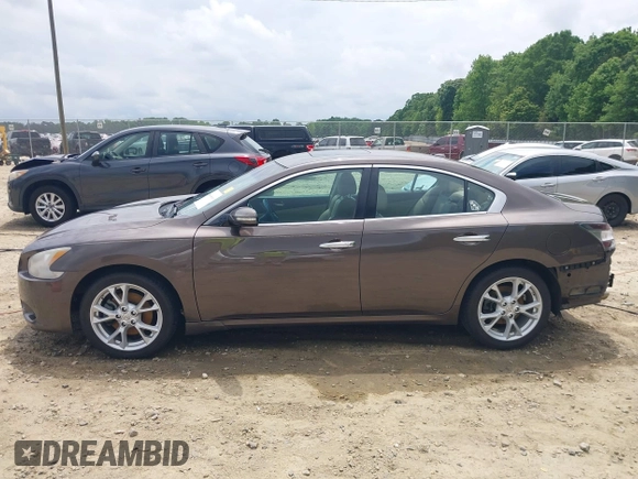 2013 Nissan Maxima SV z VIN 1N4AA5AP9DC816466, wystawiony jako IAAI lot #42141189 z przebiegiem 185 037 mil mil oraz . Historia ofert i sprzedaży dostępna na DreamBid. Obrazek 15.