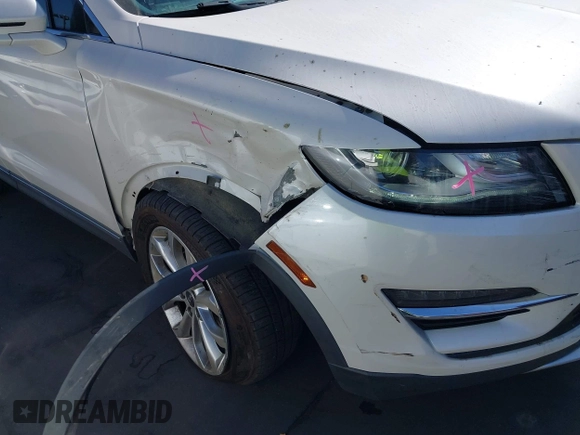 2019 Lincoln MKC Select with VIN 5LMCJ2C96KUL02641, listed as a IAAI auction lot 42303586 with 101,529 mi miles and . Bid and sale history available at DreamBid. Image 6.