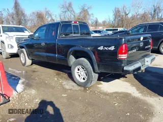 2004 Dodge Dakota Sport with VIN 1D7HG32N24S518815, listed as a IAAI auction lot 41408182 with 267,160 mi miles. Bid and sale history available at carsss.com. Image 3.