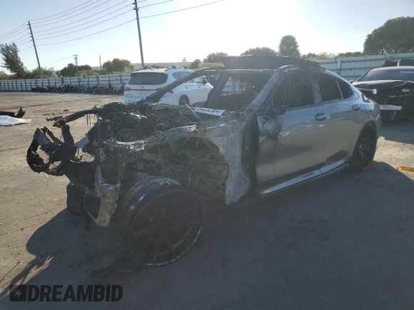 2021 BMW M8 Competition z VIN WBSGV0C03MCG35516, wystawiony jako Copart lot #84032584 z przebiegiem Nie podano mil oraz Nie do naprawy. Historia ofert i sprzedaży dostępna na DreamBid. Obrazek 1.